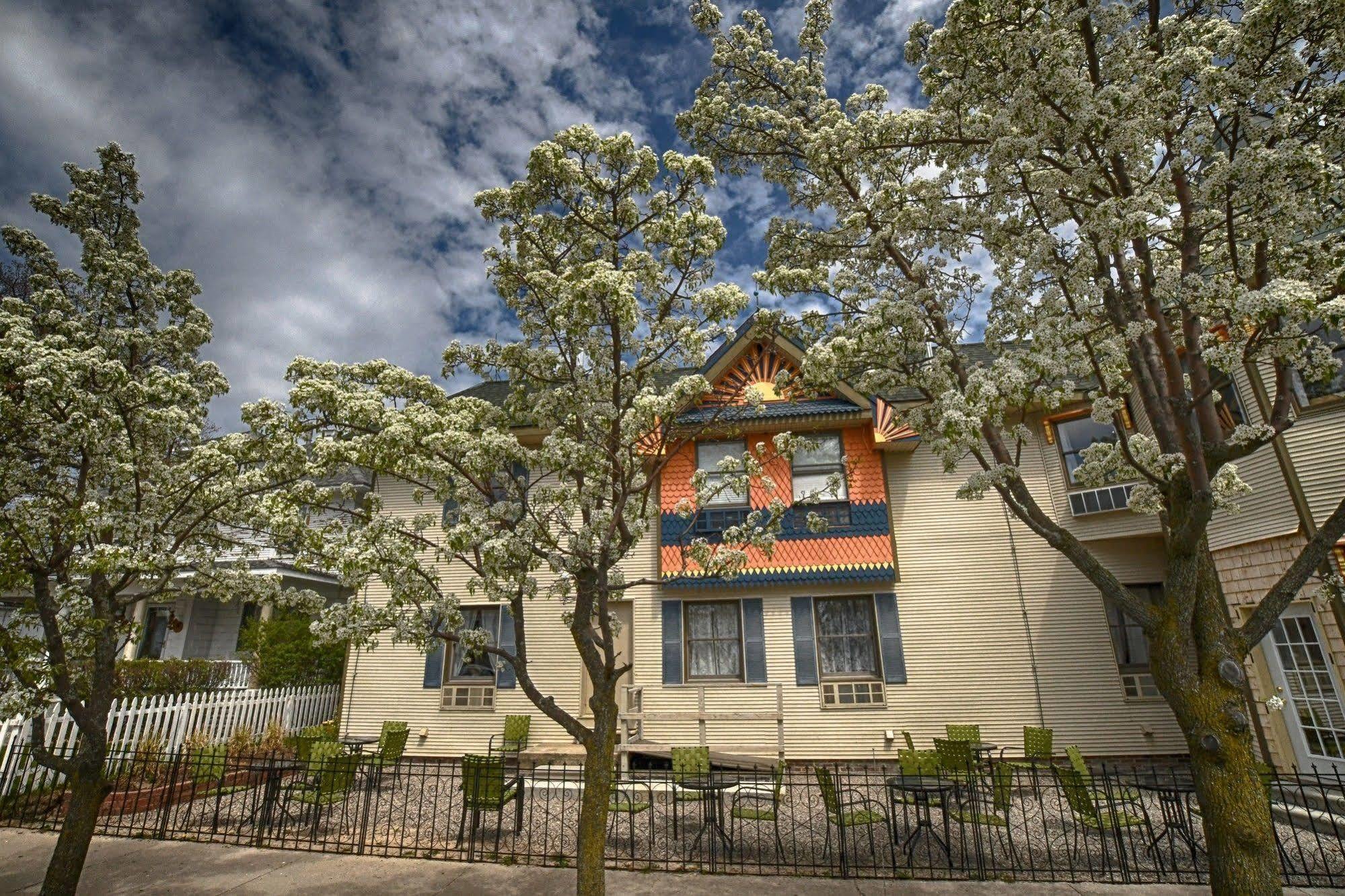 Hotel Frankfort & Restaurant Екстериор снимка